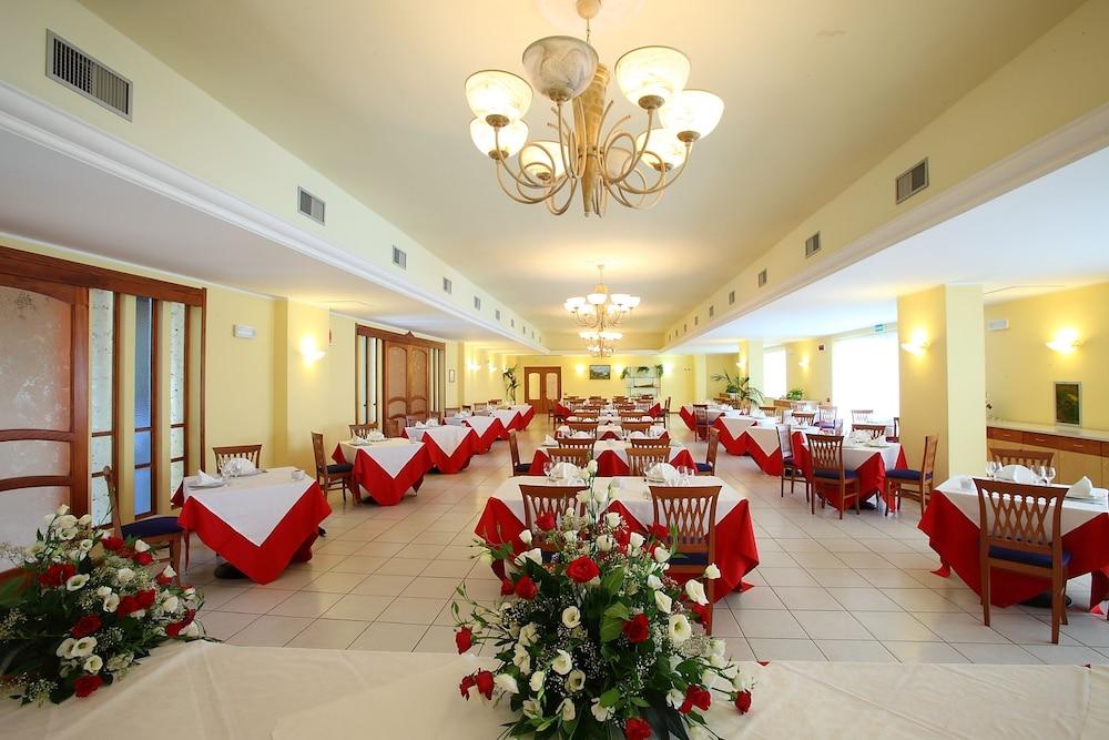 Partenone Resort Hotel ริอาเชมารินา ภายนอก รูปภาพ